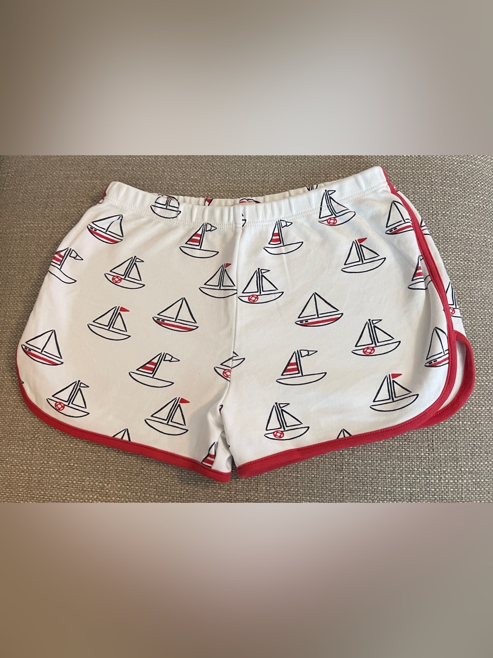 The Beaufort Bonnet Company sailboat shorts size 7